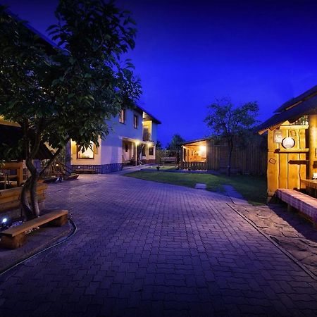 Yellow Paradise House Hrabusice Bagian luar foto