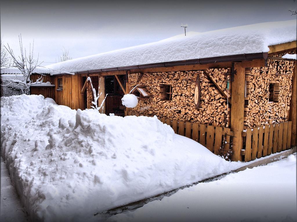 Yellow Paradise House Hrabusice Bagian luar foto