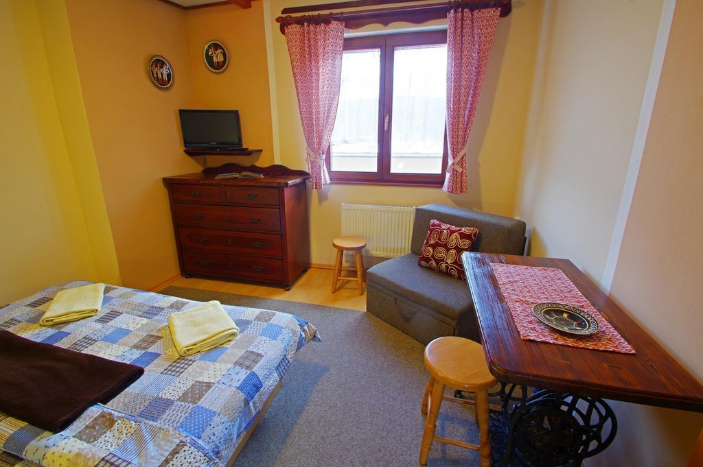 Yellow Paradise House Hrabusice Bagian luar foto