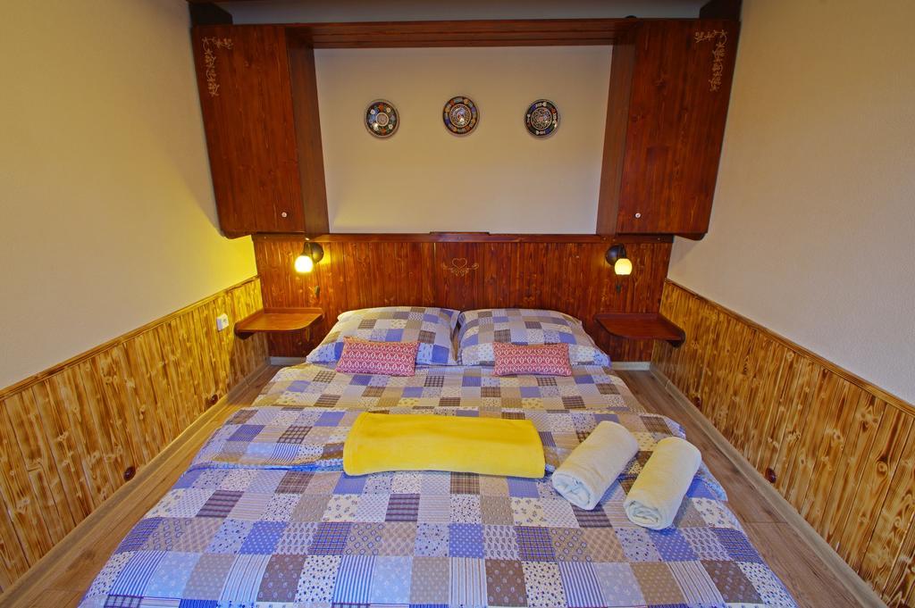 Yellow Paradise House Hrabusice Bagian luar foto