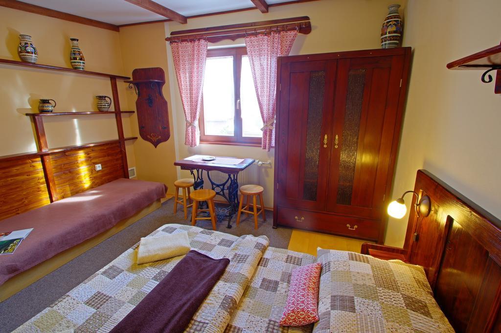 Yellow Paradise House Hrabusice Bagian luar foto