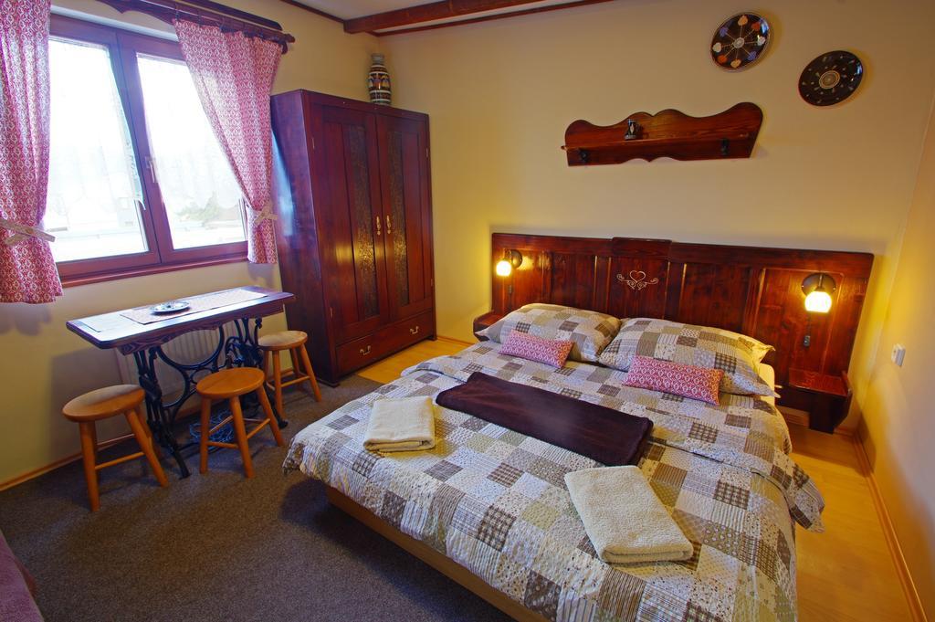 Yellow Paradise House Hrabusice Bagian luar foto