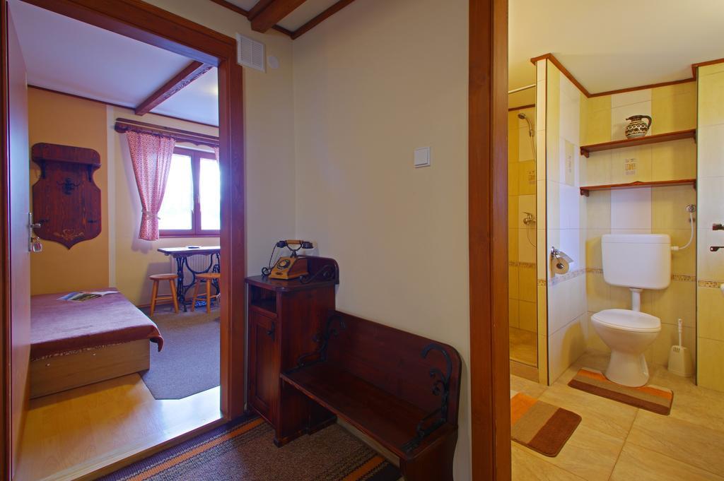 Yellow Paradise House Hrabusice Bagian luar foto