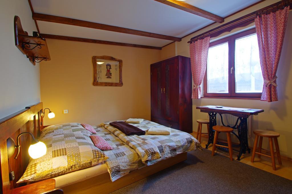 Yellow Paradise House Hrabusice Bagian luar foto