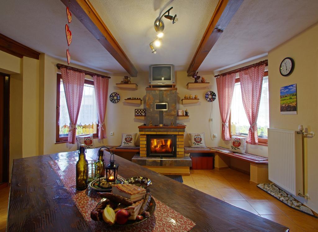 Yellow Paradise House Hrabusice Bagian luar foto