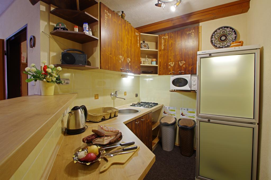 Yellow Paradise House Hrabusice Bagian luar foto