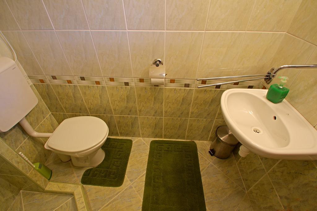 Yellow Paradise House Hrabusice Bagian luar foto