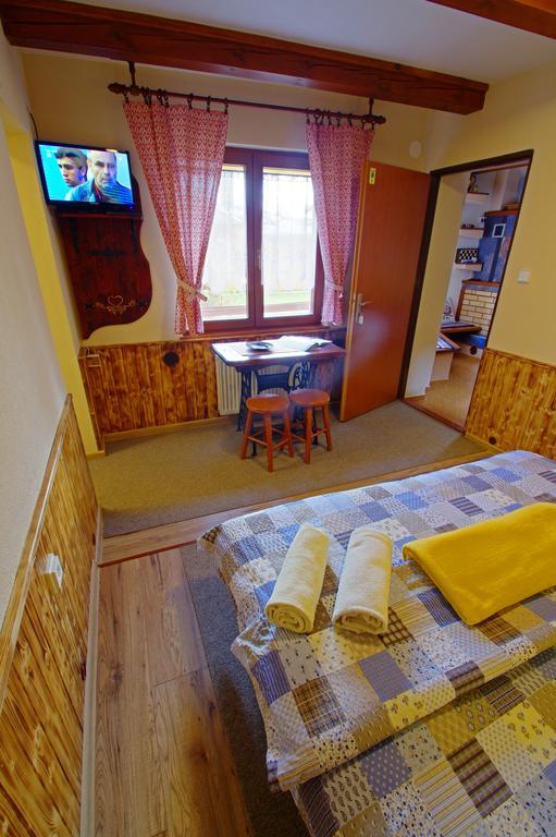 Yellow Paradise House Hrabusice Bagian luar foto