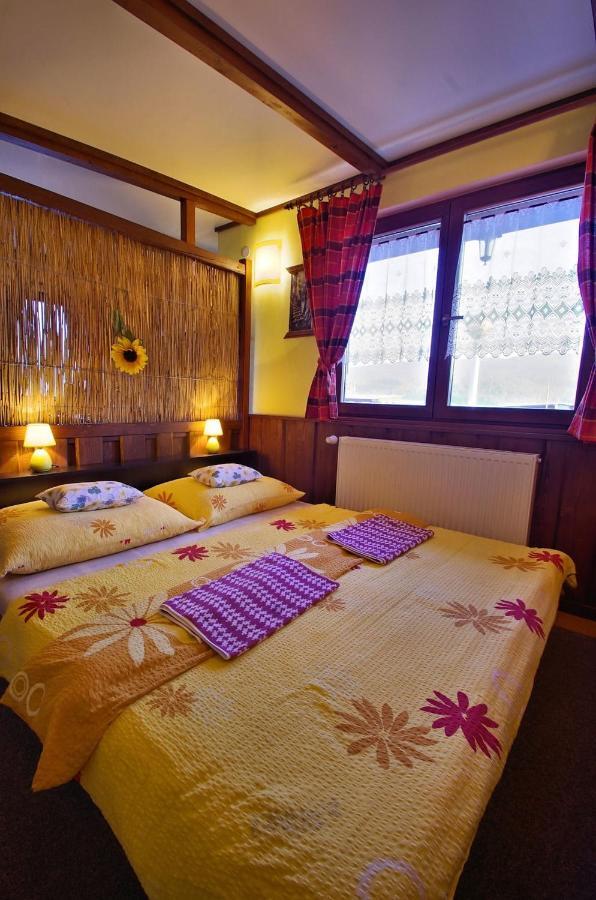 Yellow Paradise House Hrabusice Ruang foto