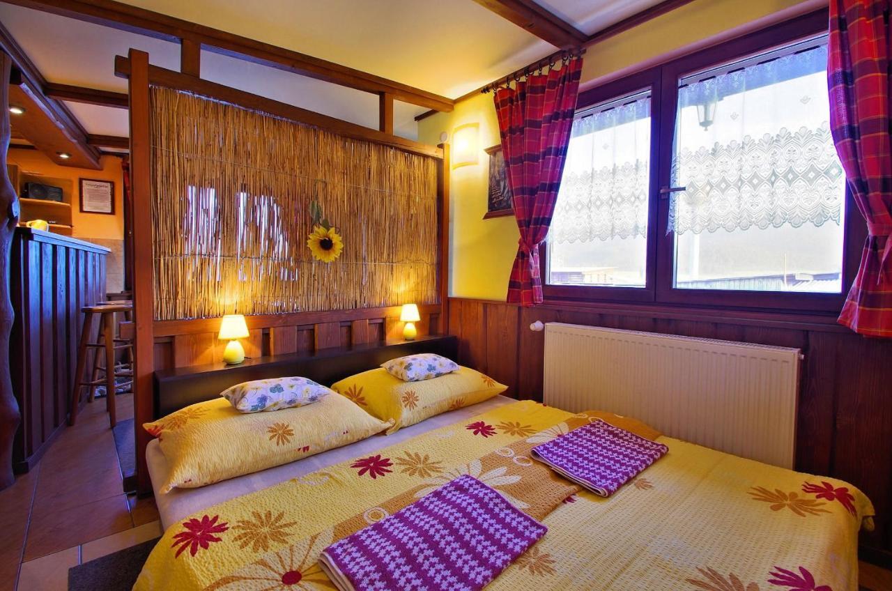 Yellow Paradise House Hrabusice Ruang foto